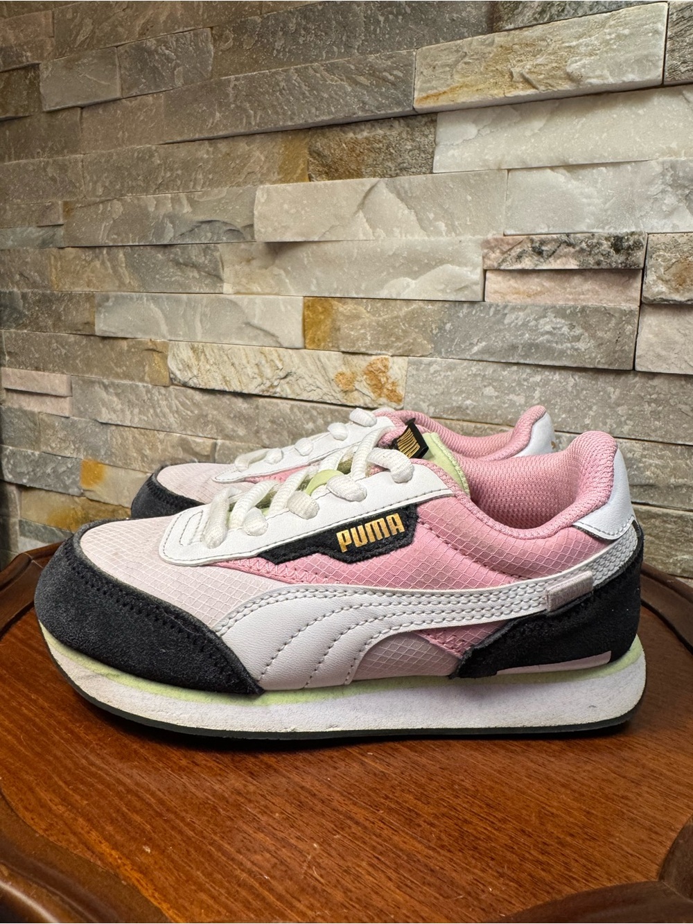 Kids Sz 13.5 Puma Future Rider Bouquet Pink White Black Suede Sneakers EUC
